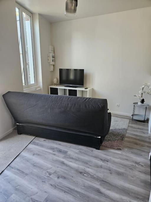 Beautiful F2 Apartment 5 Stops By Train From Paris Moret-sur-Loing Exterior photo